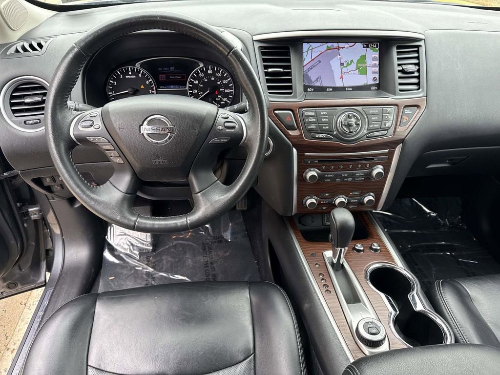 Used 2018 Nissan Pathfinder Platinum AWD/4WD image 30