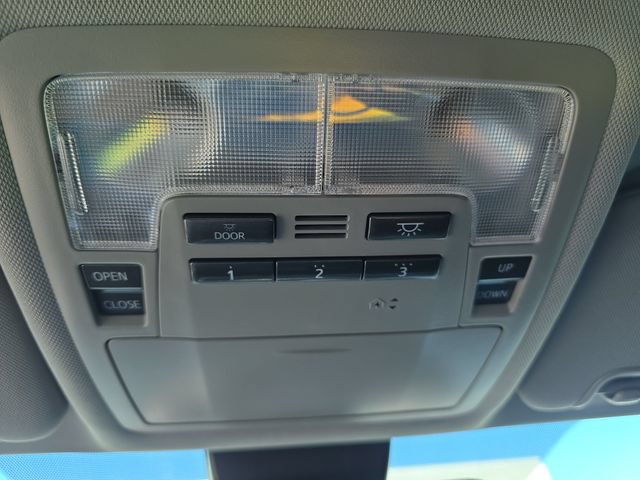 Used 2018 Toyota Highlander FWD V6 image 27