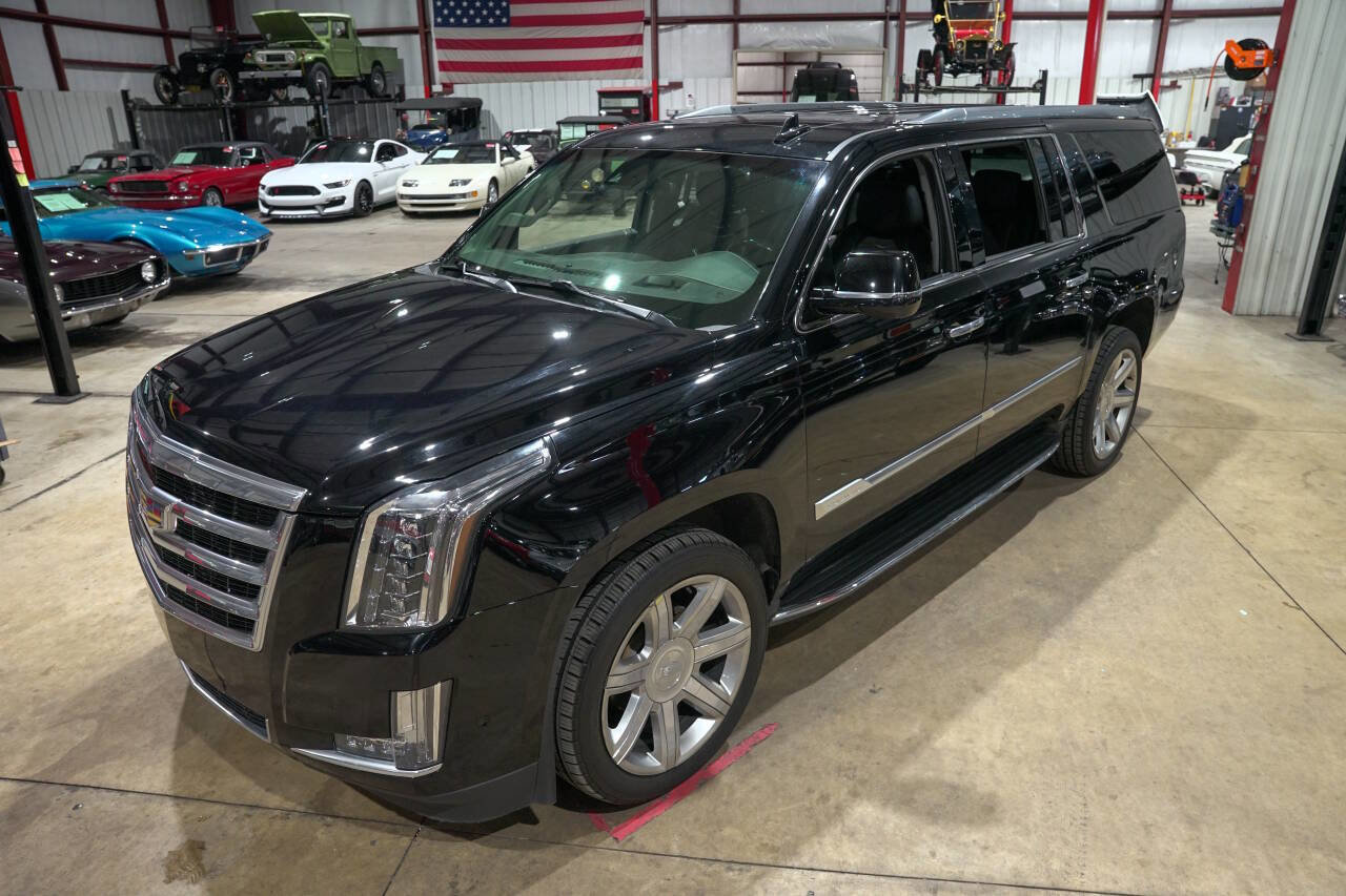 Used 2018 Cadillac Escalade ESV Luxury AWD/4WD image 14