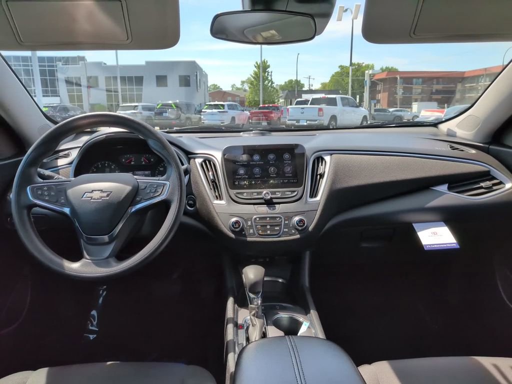 Used 2024 Chevrolet Malibu LT FWD image 13