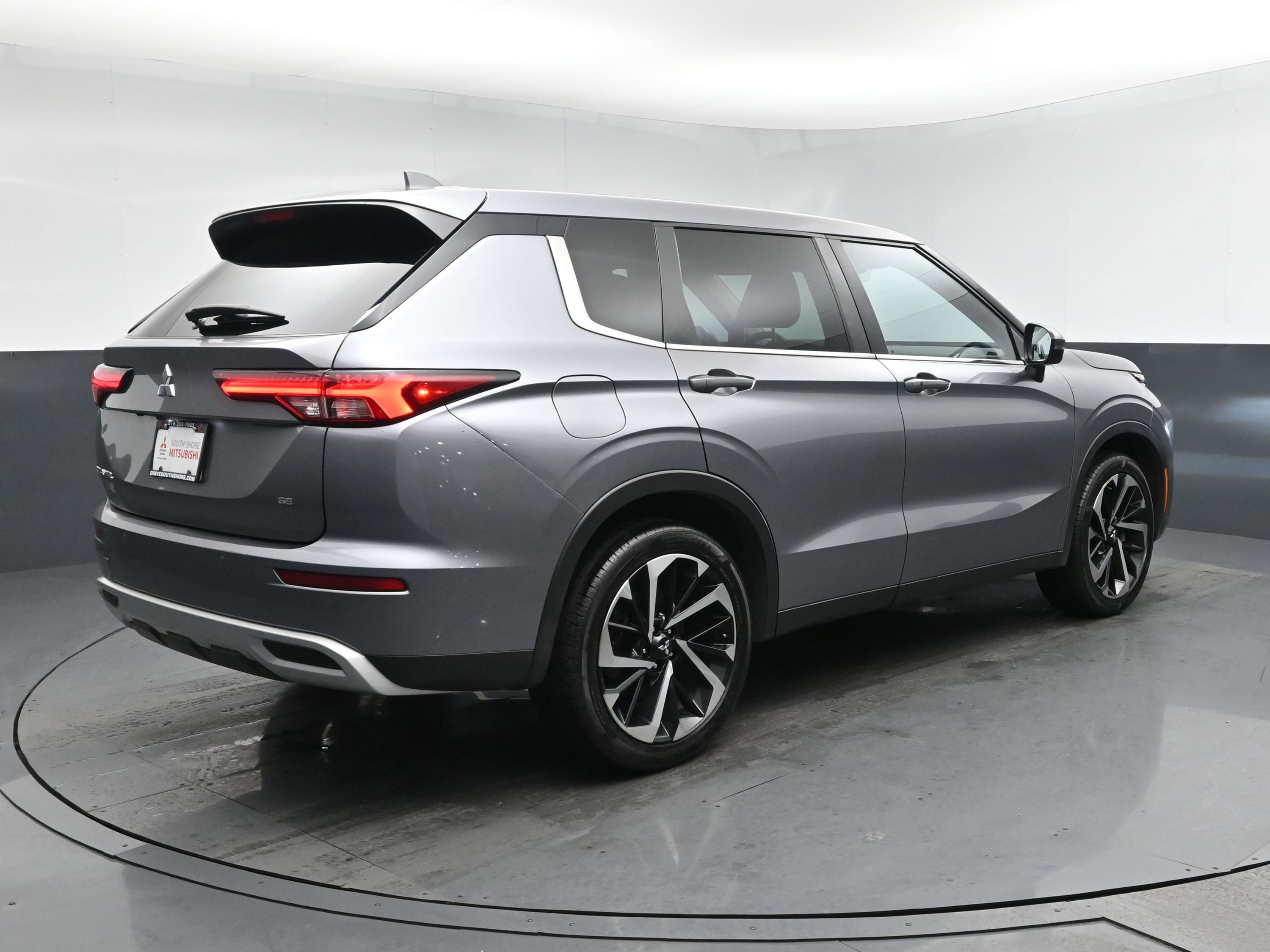 Used 2022 Mitsubishi Outlander SE image 20