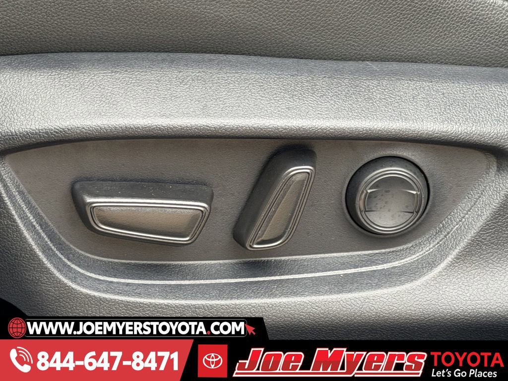 Used 2025 Toyota Camry XSE image 28