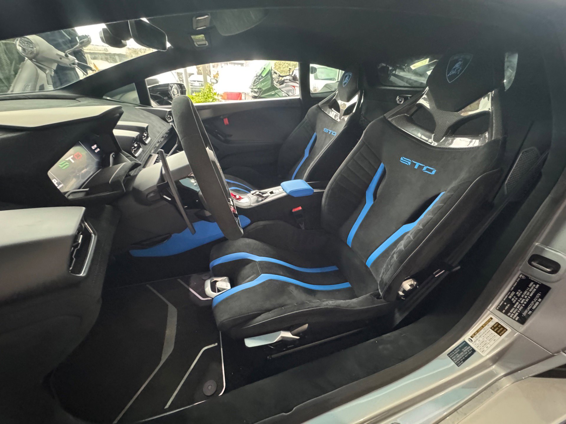 Used 2023 Lamborghini Huracan STO image 11