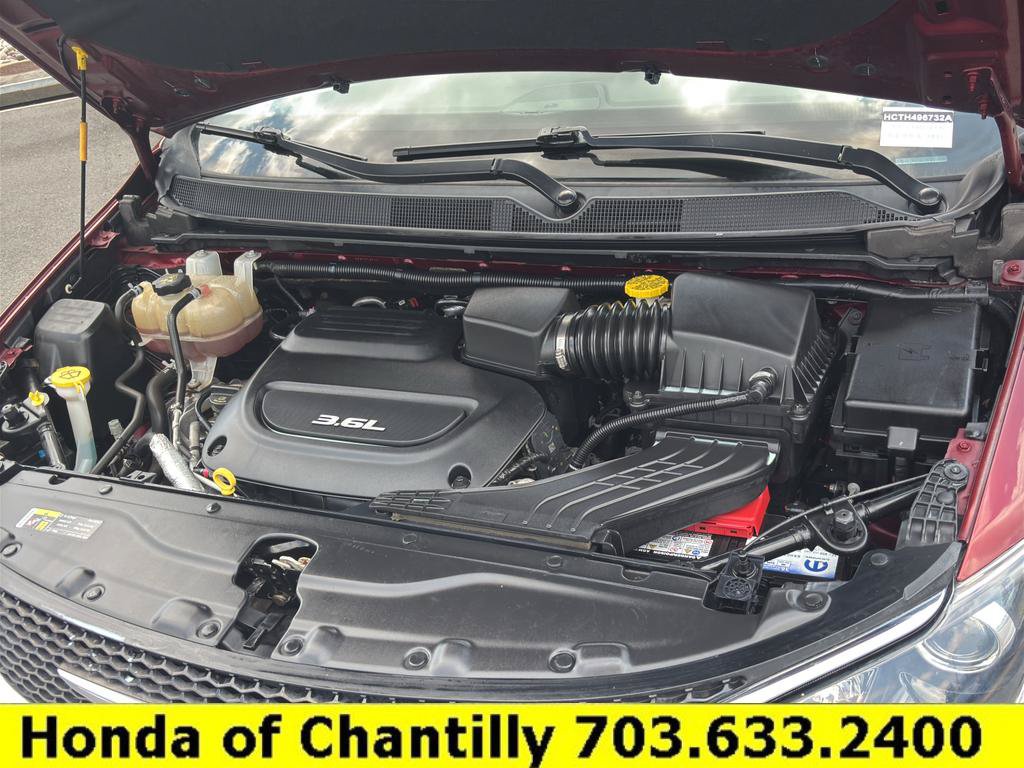 Used 2017 Chrysler Pacifica Touring-L w/ Tire & Wheel Group FWD image 29
