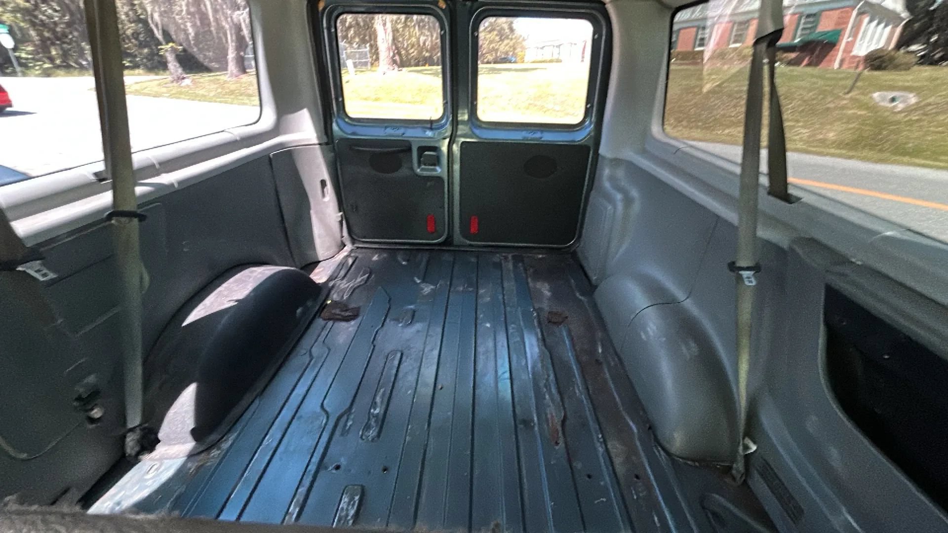 Used 2013 Ford E-150 and Econoline 150 Wagon w/ PWR Windows & Locks Group RWD image 11