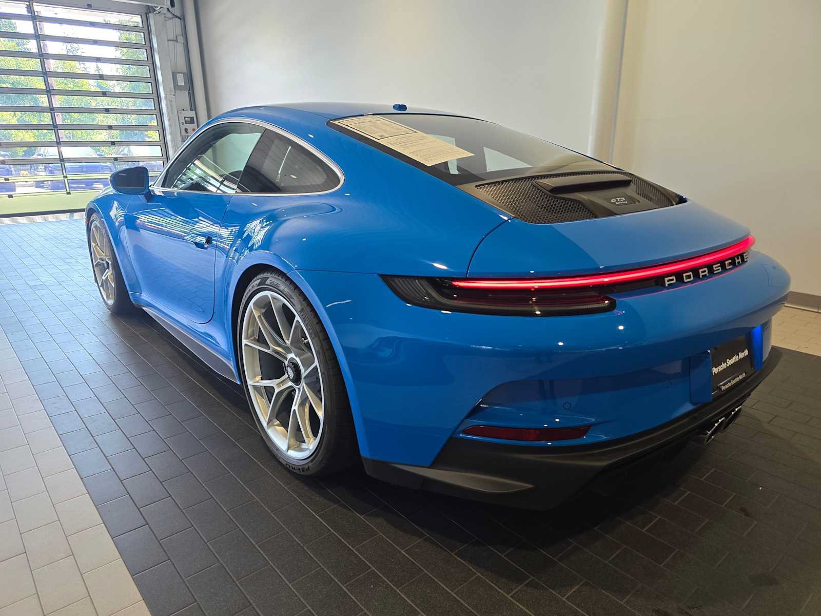 Used 2022 Porsche 911 GT3 RWD image 3