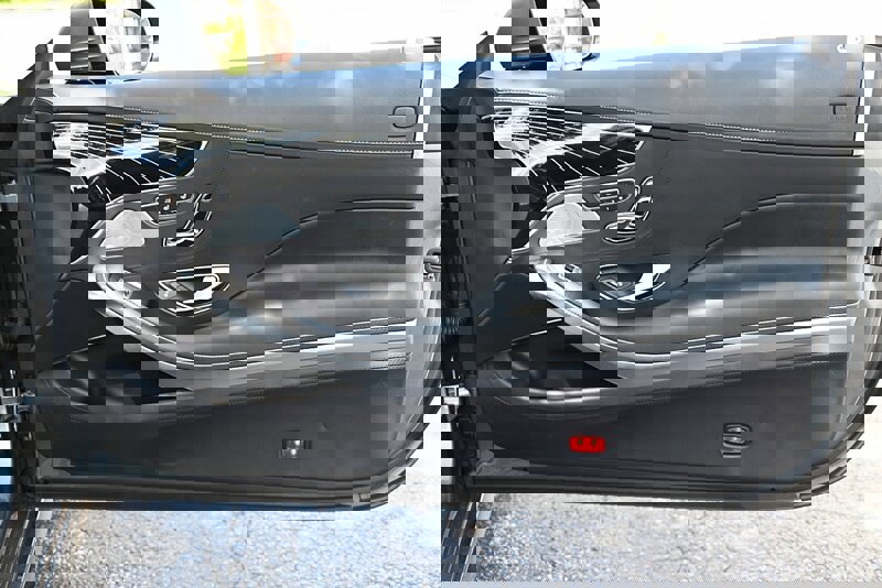 Used 2017 Mercedes-Benz S 550 Cabriolet image 20