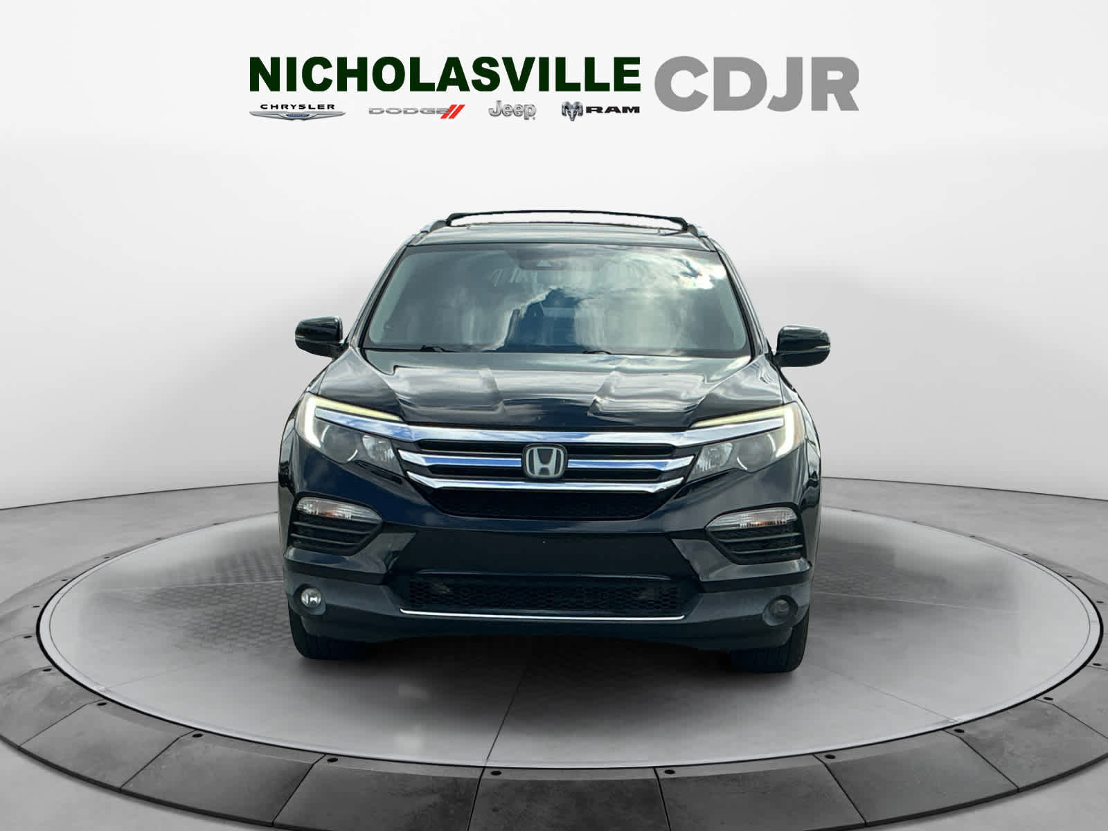 Used 2018 Honda Pilot Touring image 8