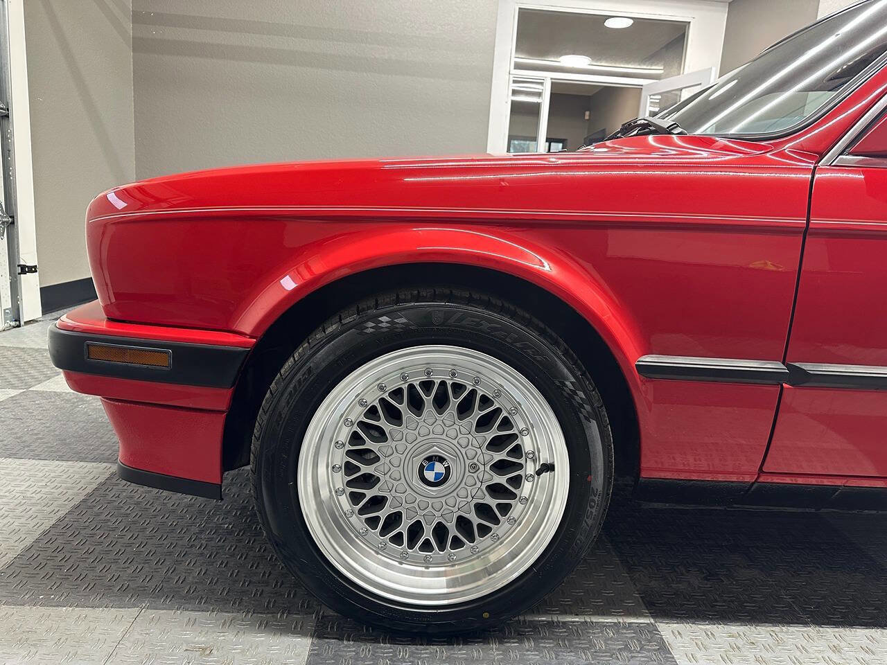 Used 1991 BMW 318i Sedan image 23