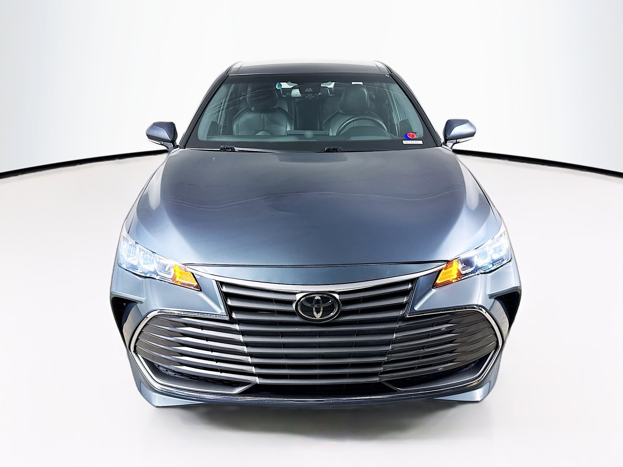 Used 2022 Toyota Avalon XLE image 3