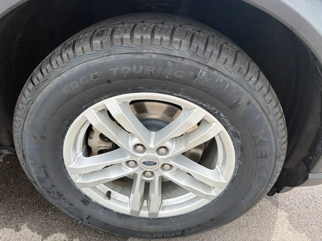 Used 2021 Ford Explorer XLT w/ Class III Trailer Tow Package AWD/4WD image 4