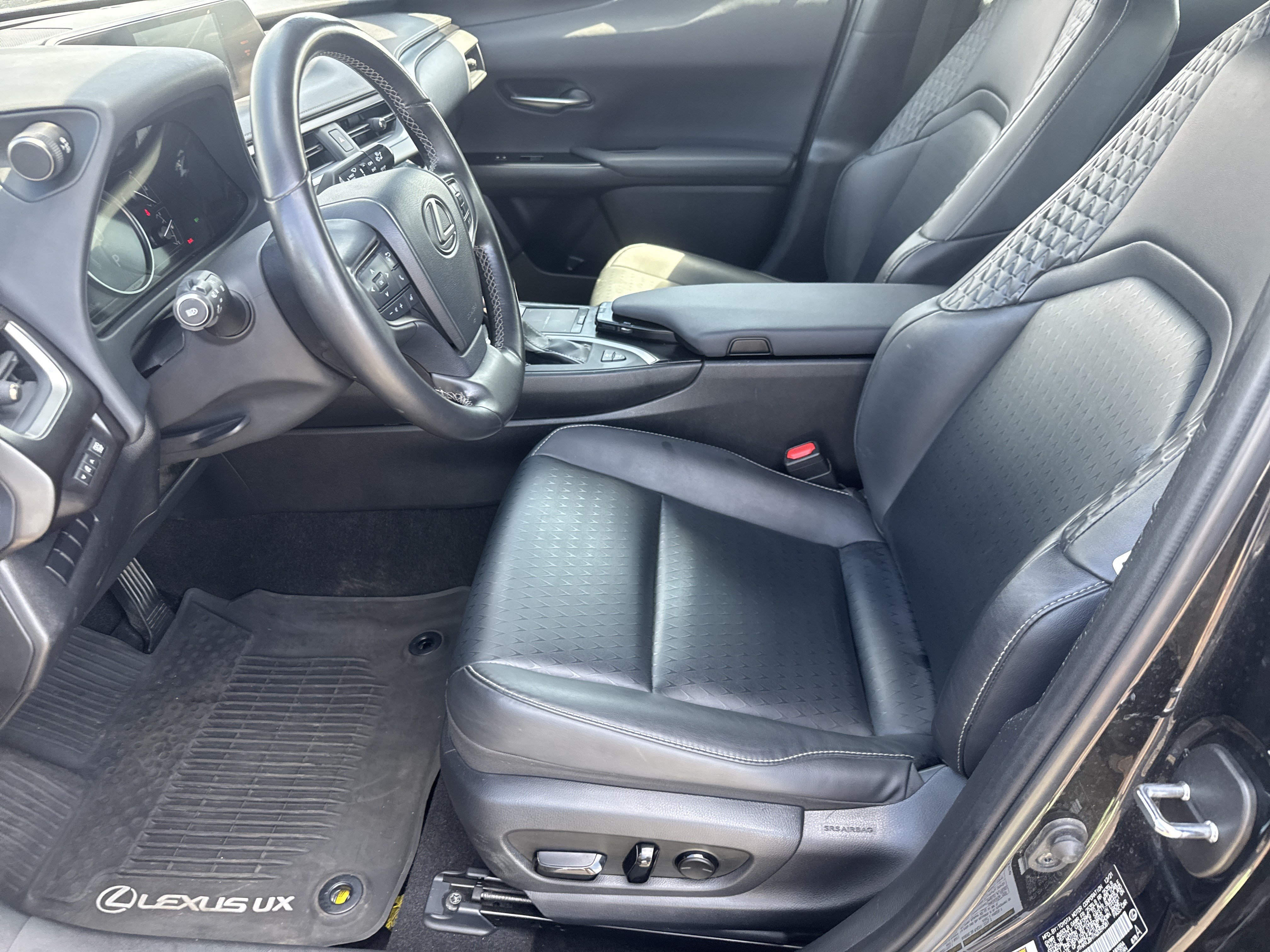 Used 2022 Lexus UX 250h AWD/4WD image 10