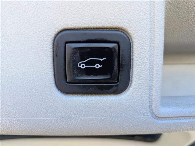 Used 2022 GMC Terrain Denali w/ Denali Premium Package AWD/4WD image 7