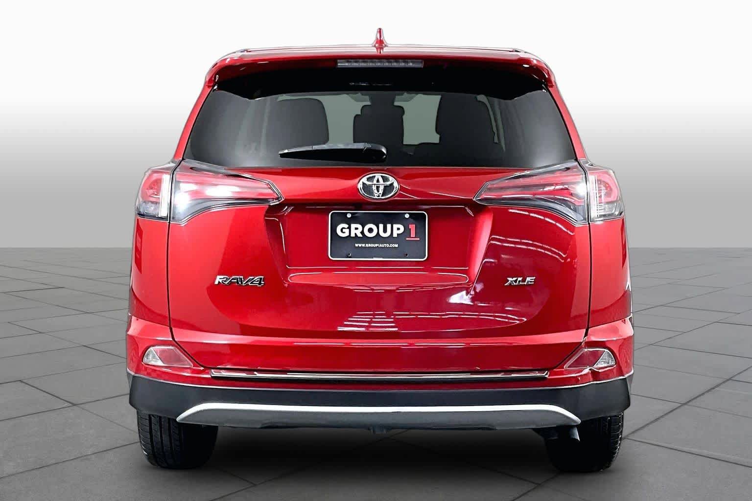 Used 2017 Toyota RAV4 XLE w/ Carpet Mat Package FWD image 5