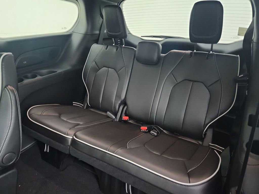 New 2026 Chrysler Pacifica Limited AWD/4WD image 25