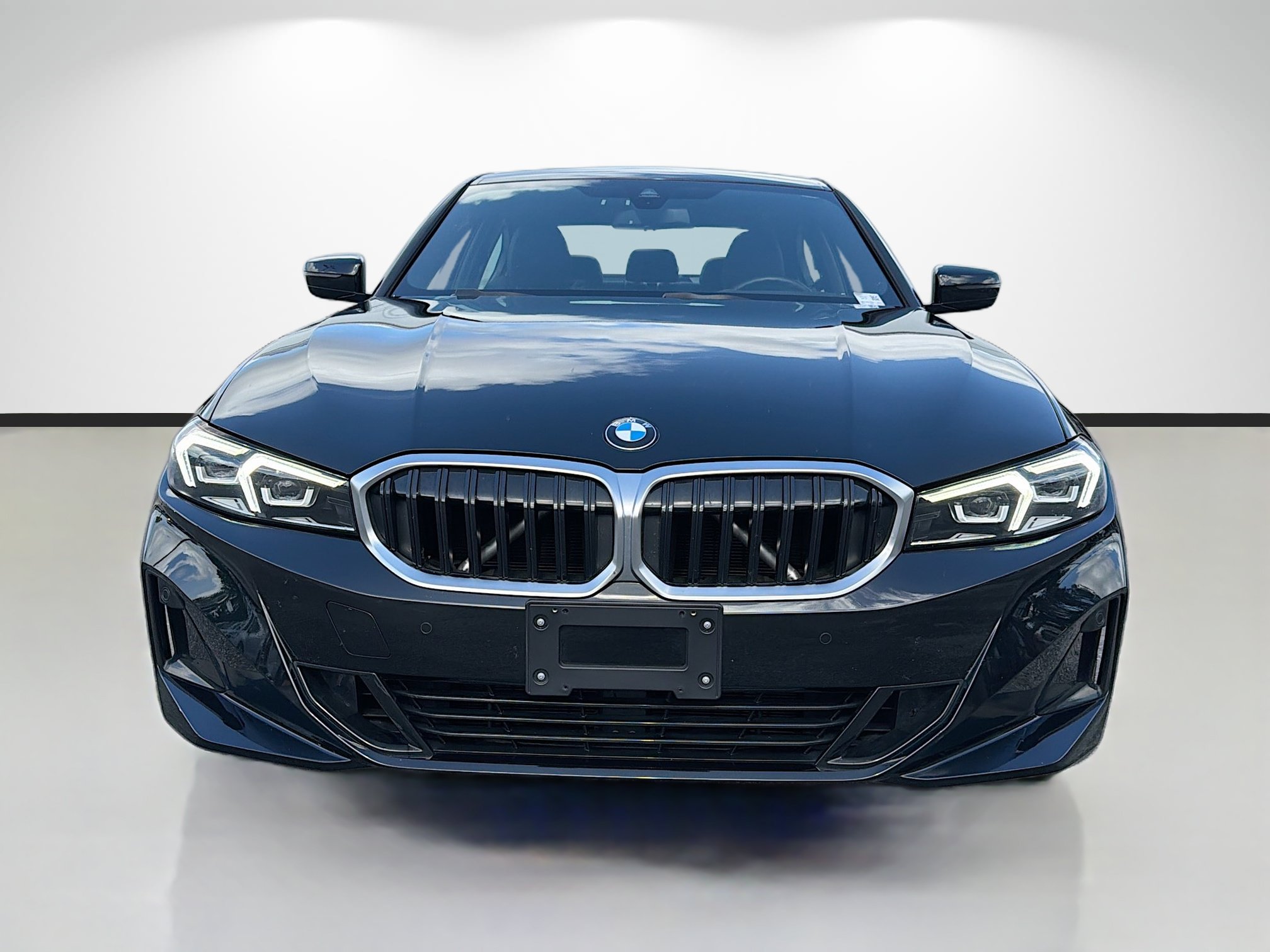 Used 2023 BMW 330i xDrive Sedan w/ Premium Package AWD/4WD image 8