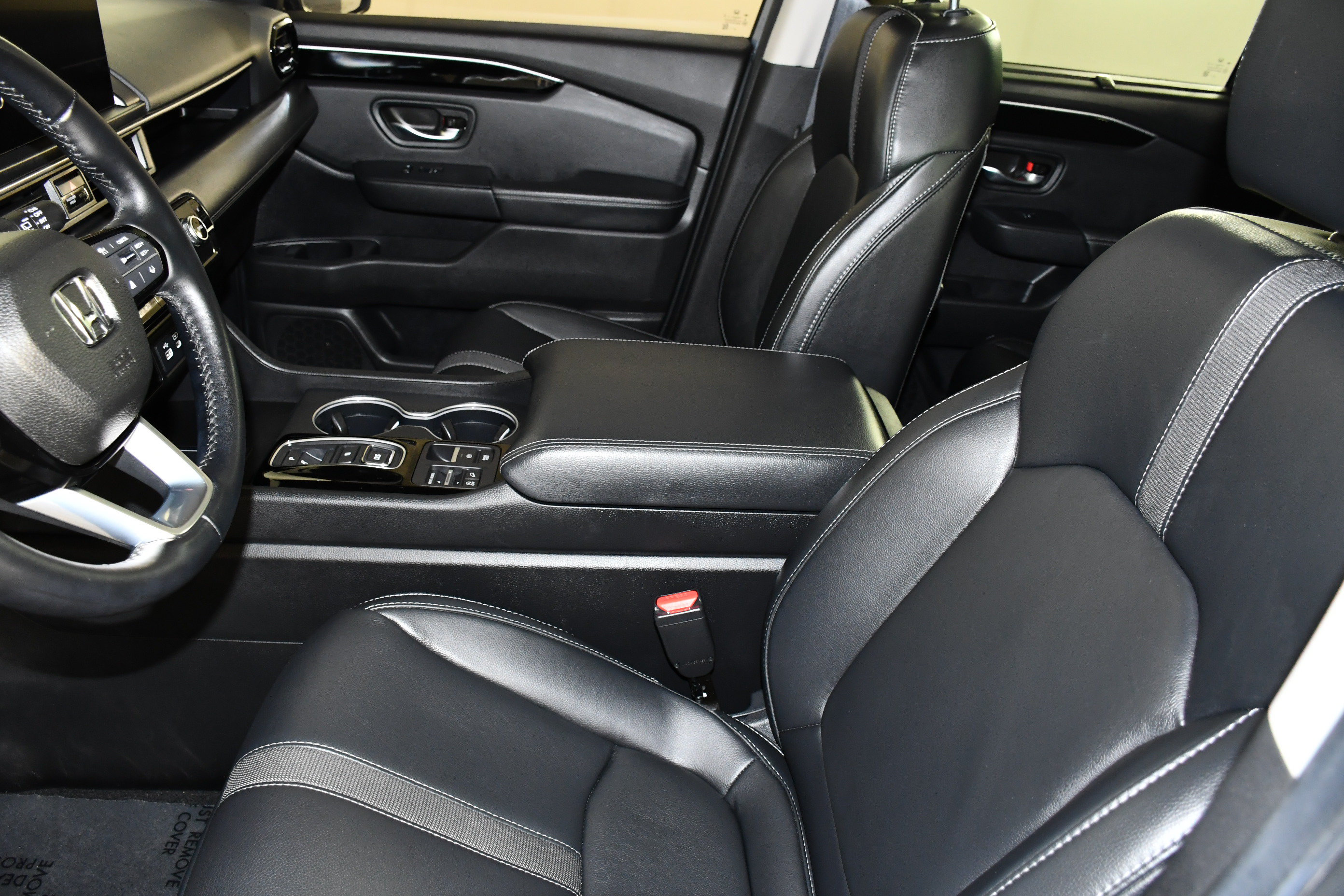 Used 2025 Honda Pilot Touring image 38