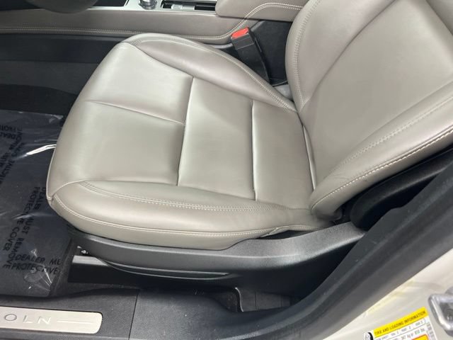 Certified 2024 Lincoln Corsair AWD image 14