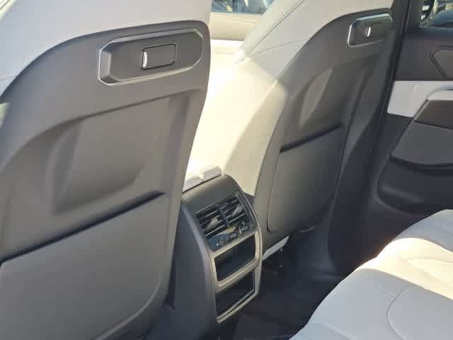 Used 2025 BMW X5 xDrive40i w/ Premium Package AWD/4WD image 17