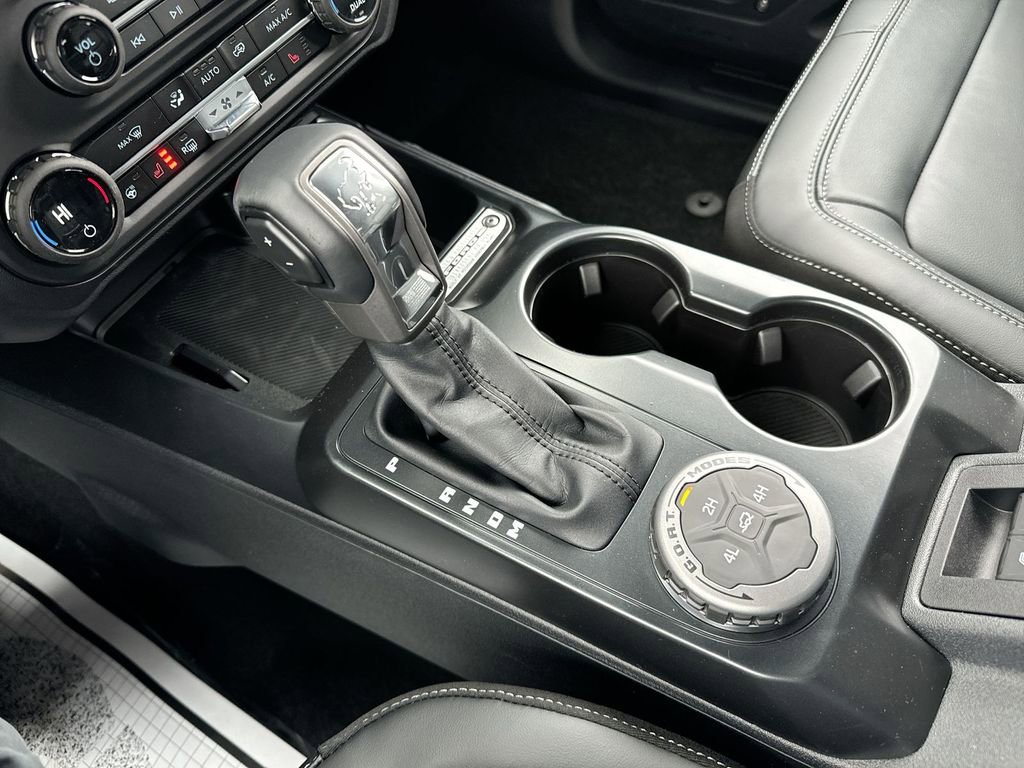 New 2025 Ford Bronco Outer Banks AWD/4WD image 17