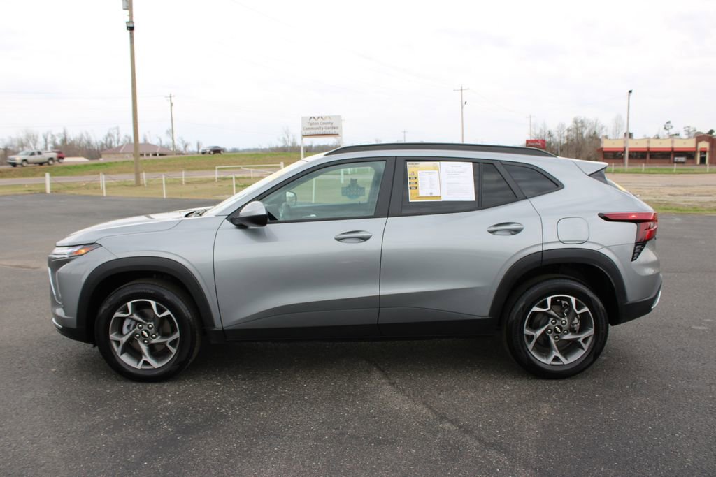 Used 2025 Chevrolet Trax LT image 6