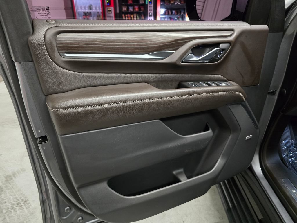 Used 2021 GMC Yukon Denali AWD/4WD image 15