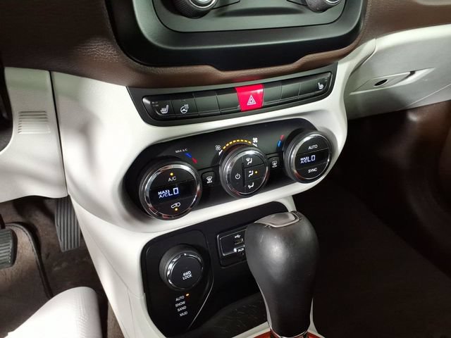 Used 2015 Jeep Renegade Limited AWD/4WD image 19