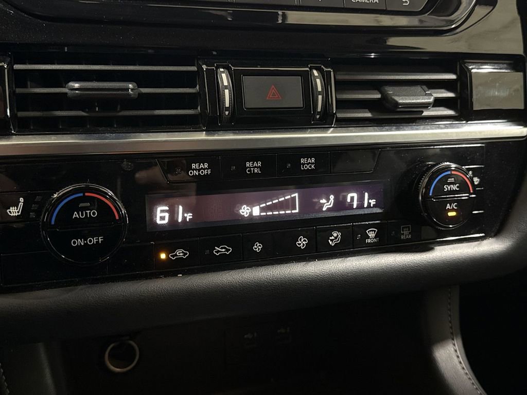 Used 2025 Nissan Pathfinder SV FWD image 16