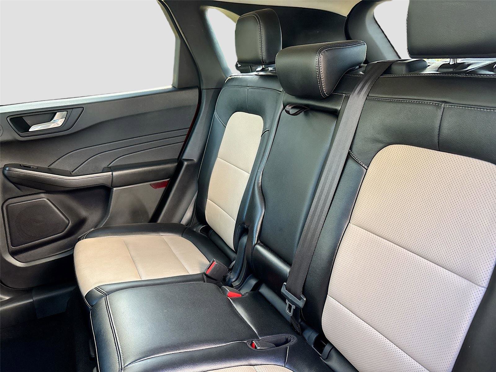 Used 2022 Ford Escape Titanium w/ Titanium Elite Package image 28