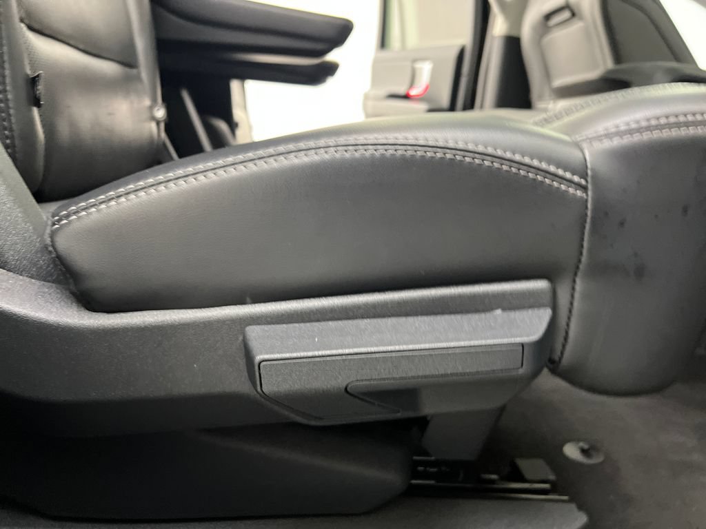 Used 2025 Ford Expedition Platinum AWD/4WD image 24
