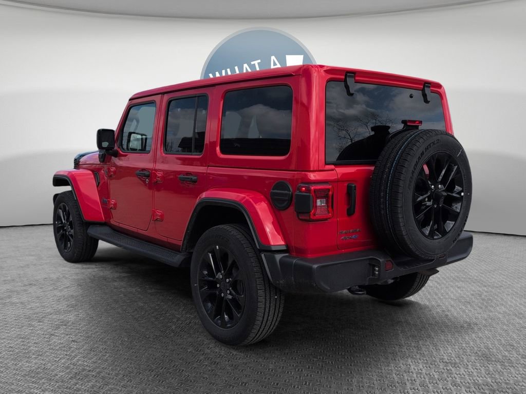 Used 2025 Jeep Wrangler Unlimited Sahara image 6