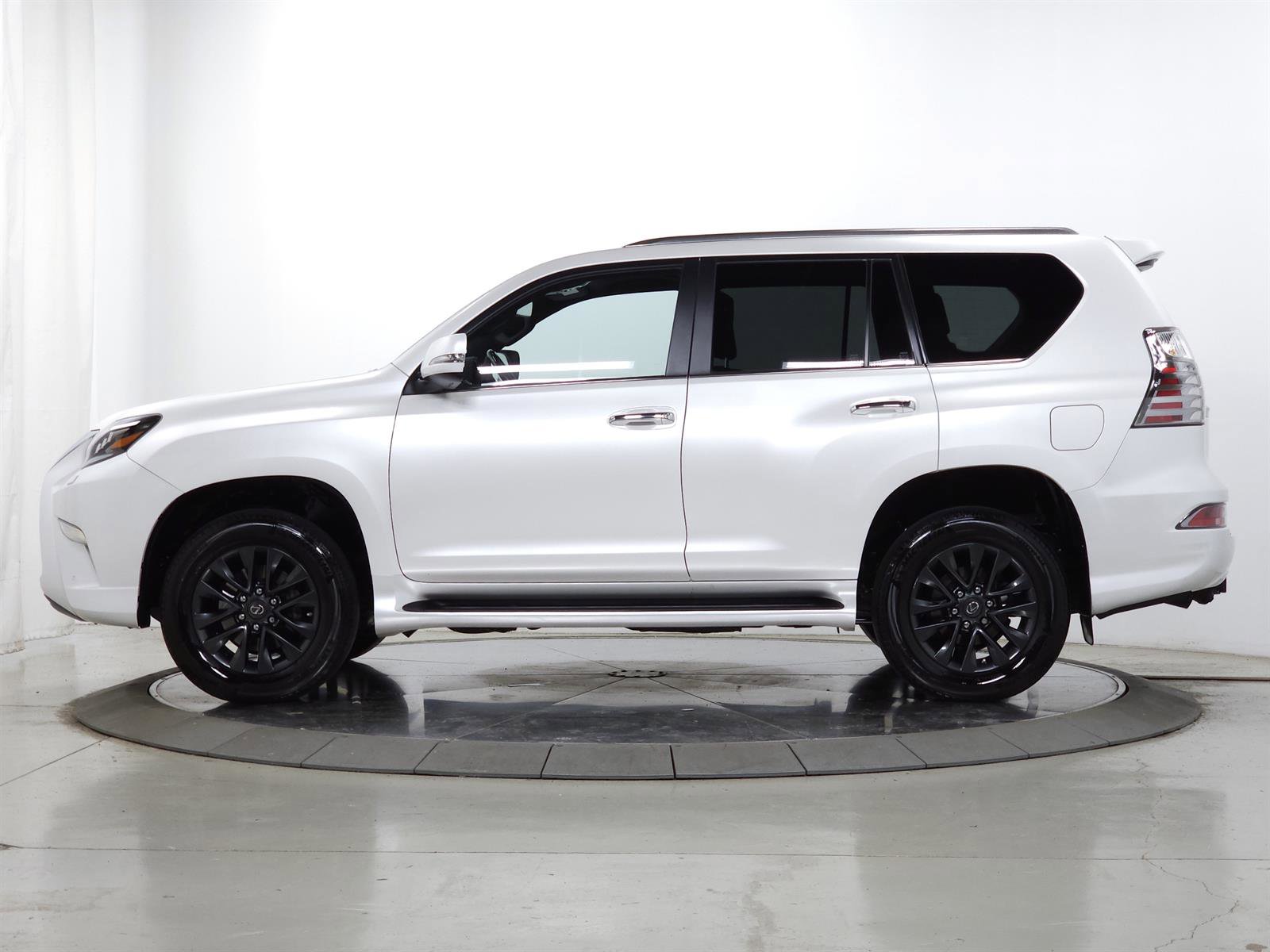 Certified 2023 Lexus GX 460 Premium AWD/4WD image 4