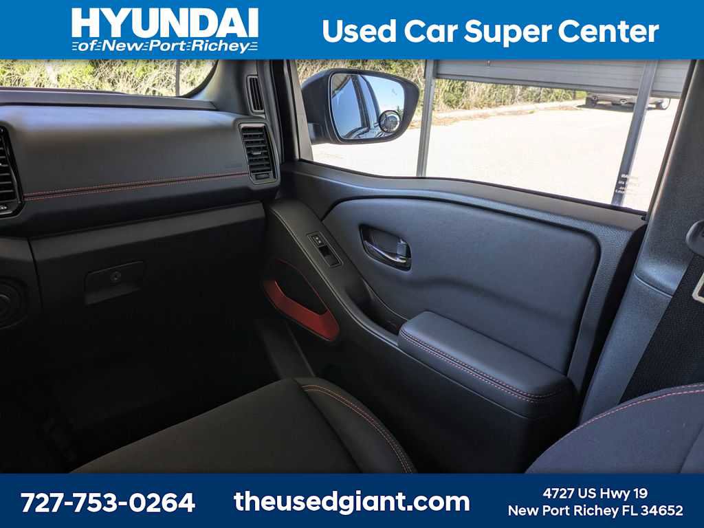 Used 2022 Nissan Frontier Pro-X w/ Technology Package image 19