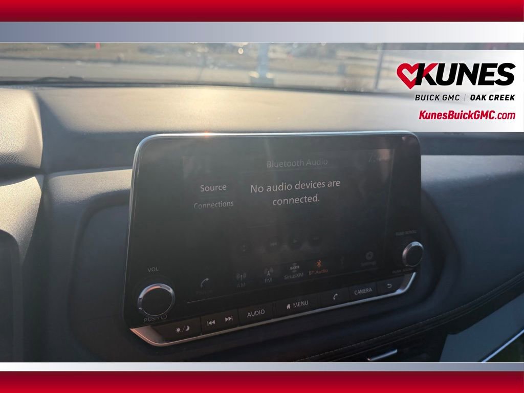 Used 2025 Nissan Rogue SV image 17