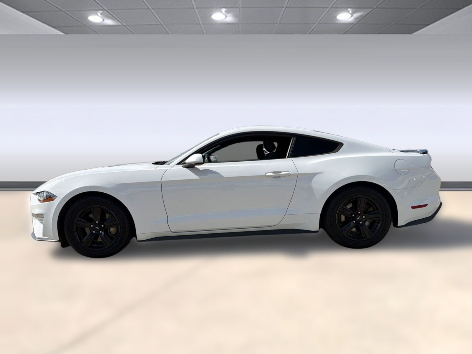 Used 2018 Ford Mustang Coupe image 2