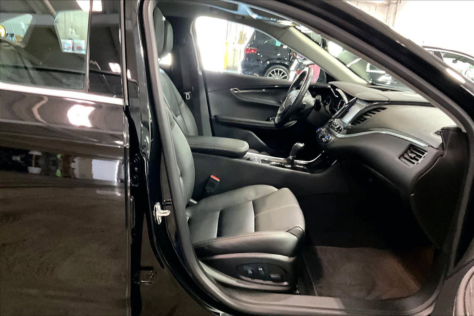 Used 2019 Chevrolet Impala LT w/ Sunroof and Spoiler Package FWD image 8