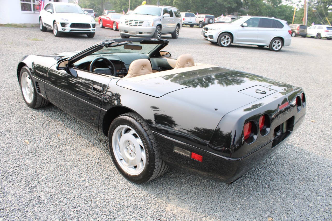 Used 1996 Chevrolet Corvette Convertible RWD image 9