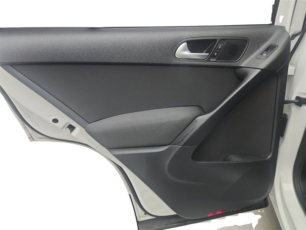 Used 2017 Volkswagen Tiguan Limited w/ Premium Package image 20