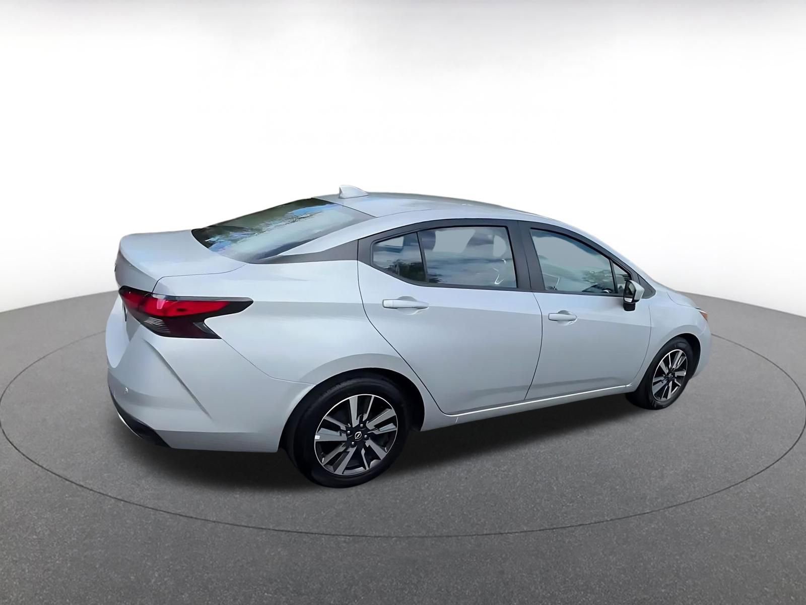 Used 2025 Nissan Versa SV image 15