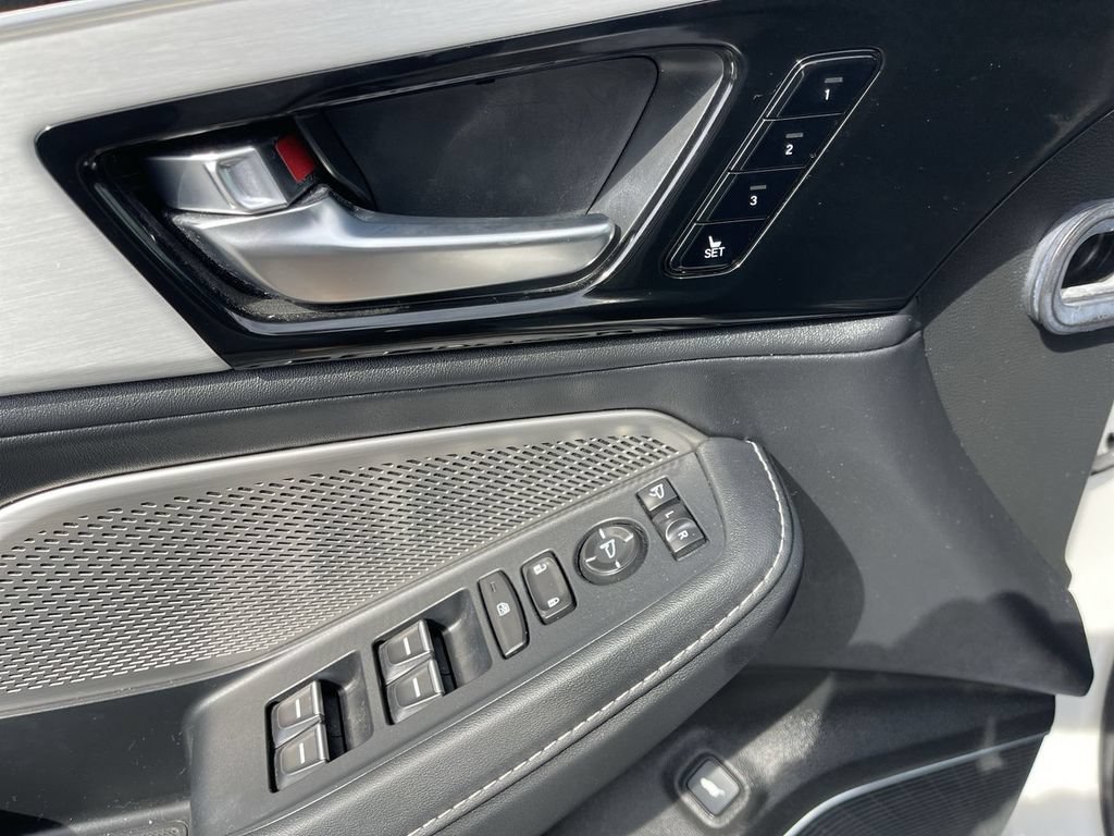 Used 2023 Acura MDX SH-AWD w/ Technology Package image 13