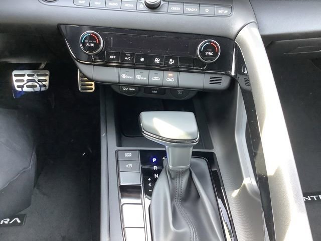 Used 2025 Hyundai Elantra SEL w/ Cargo Package FWD image 33