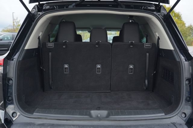 Used 2023 Nissan Pathfinder SV image 18