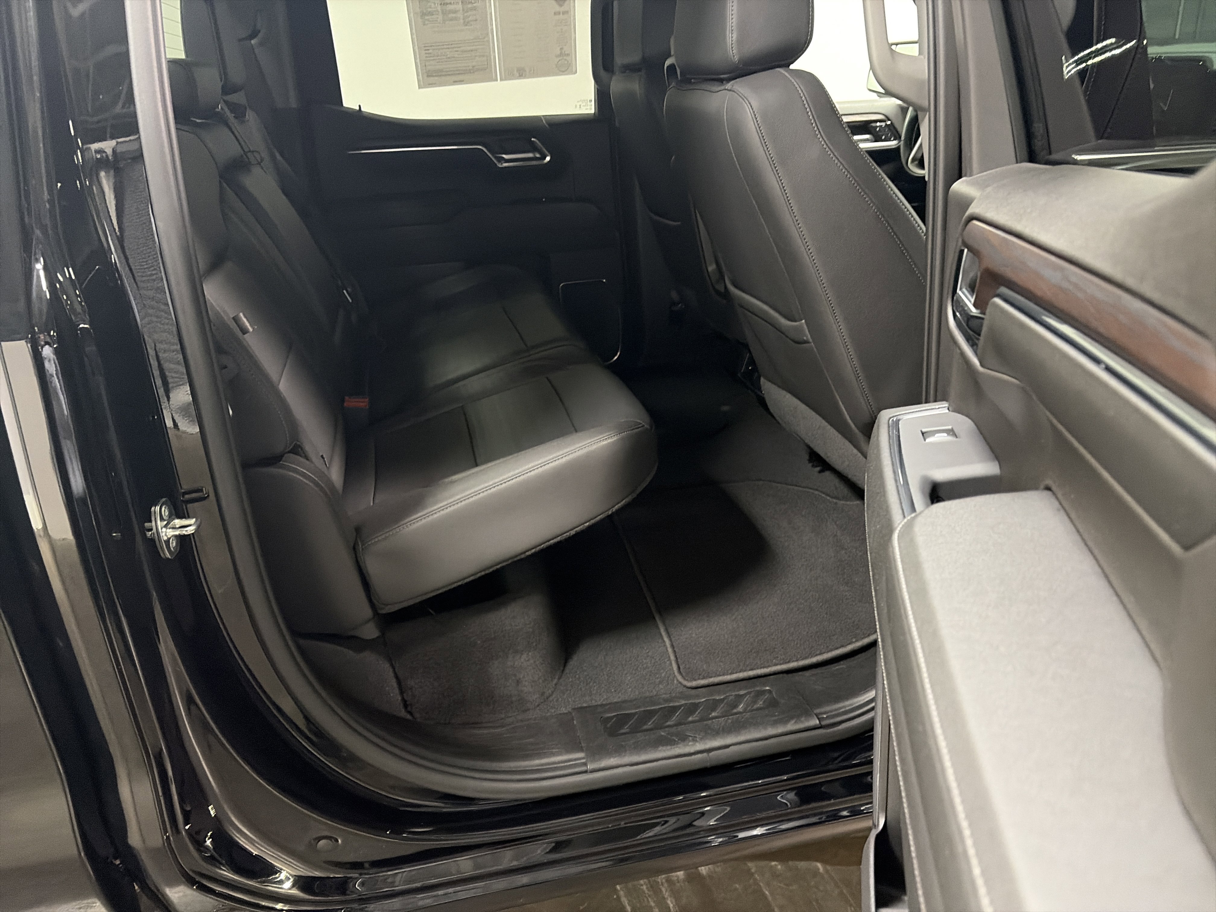 Used 2024 GMC Sierra 1500 SLT image 31