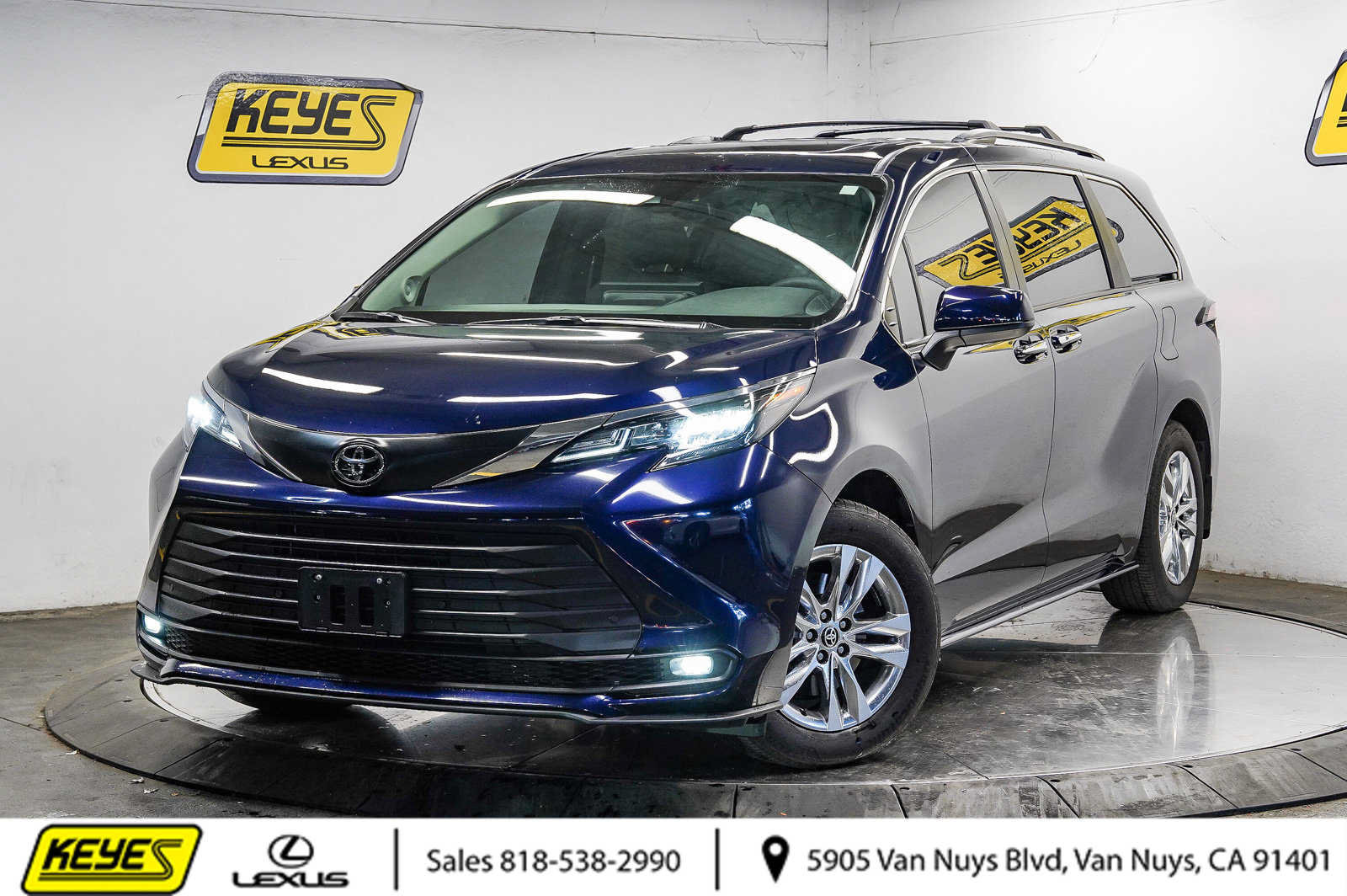 Used 2026 Toyota Sienna XLE FWD image 1