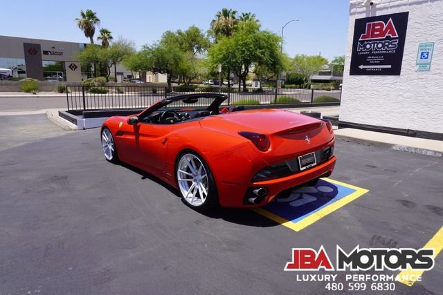 Used 2014 Ferrari California RWD image 96