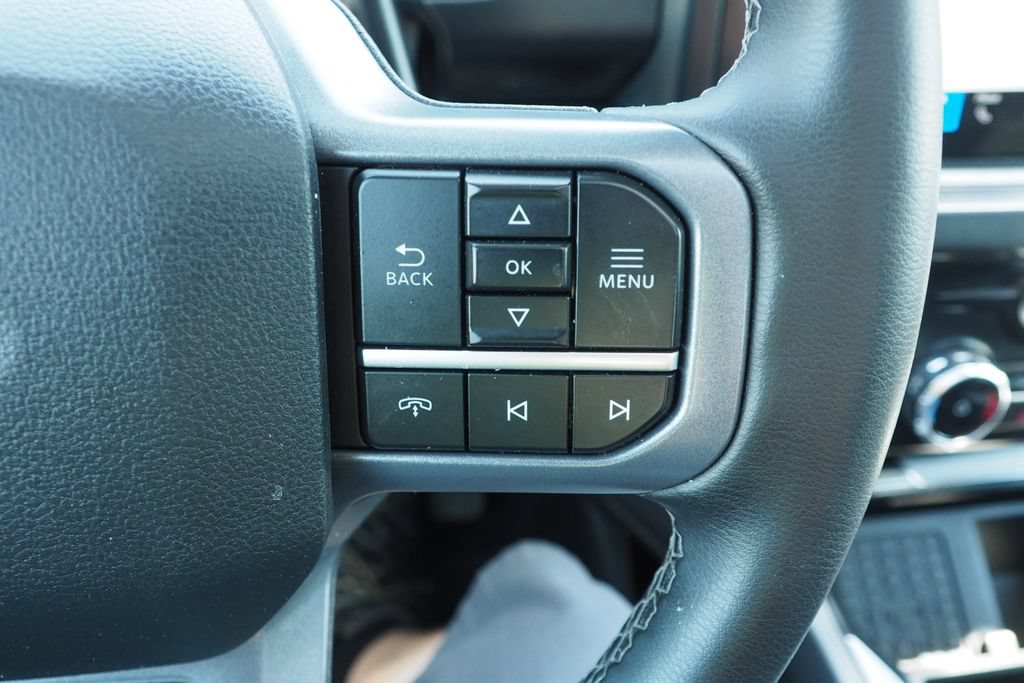 Used 2025 Ford F350 Lariat w/ Black Appearance Package AWD/4WD image 29