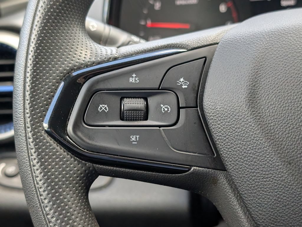Used 2025 Chevrolet Trax LS w/ LS Convenience Package FWD image 25