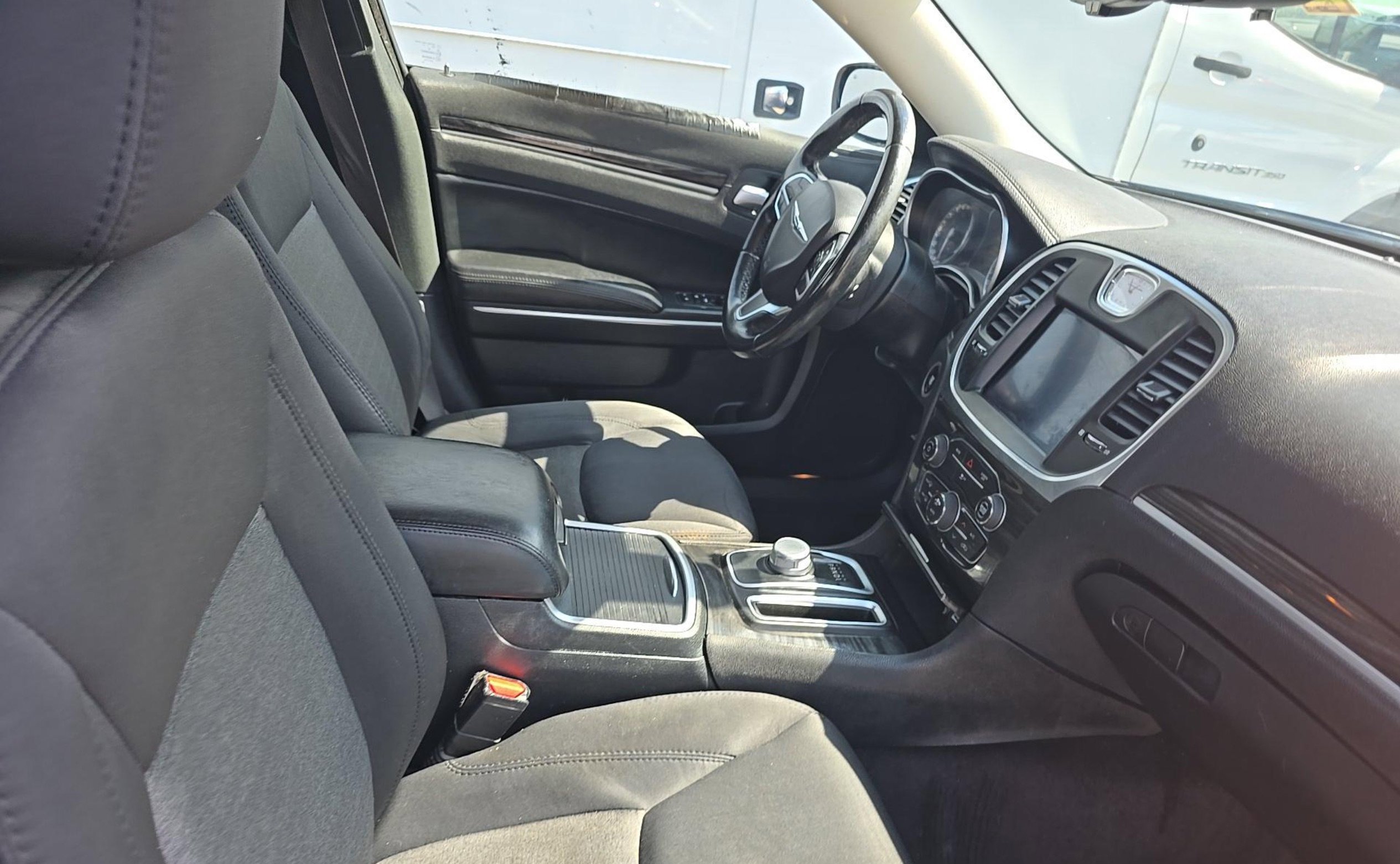 Used 2018 Chrysler 300 Touring w/ Driver Convenience Group RWD image 5