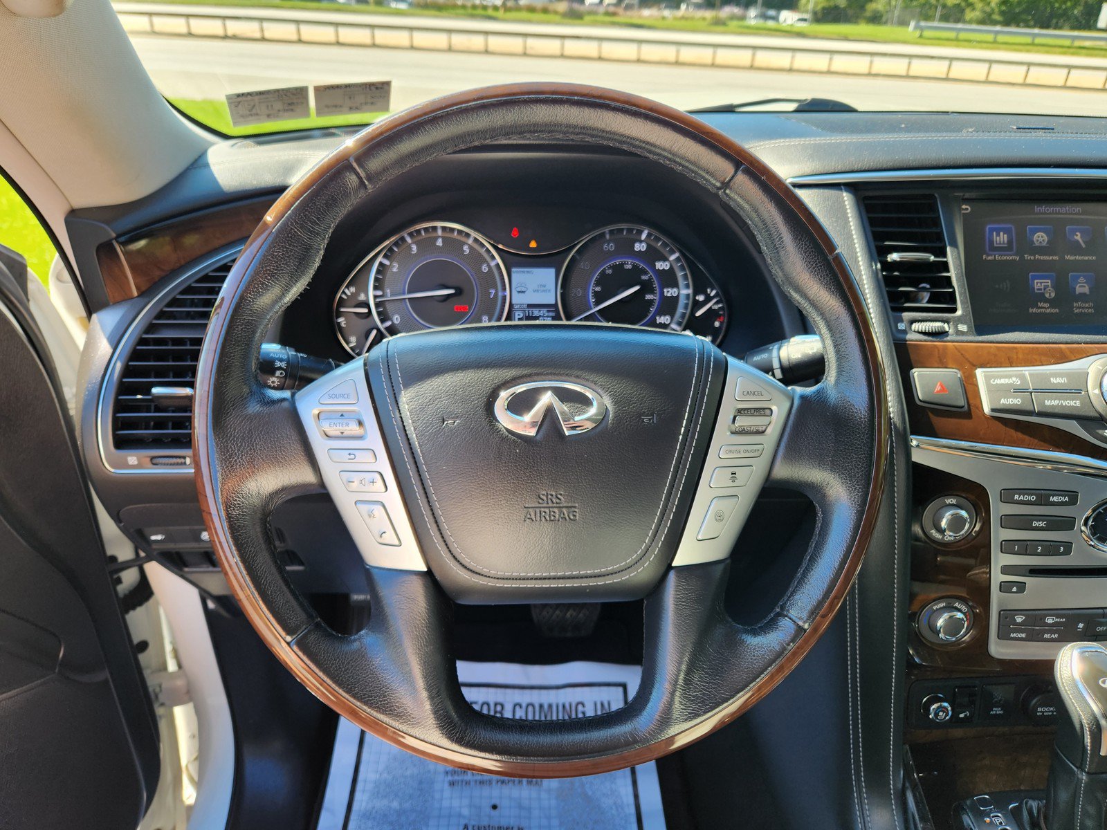 Used 2018 INFINITI QX80 4WD w/ Deluxe Technology Package image 19