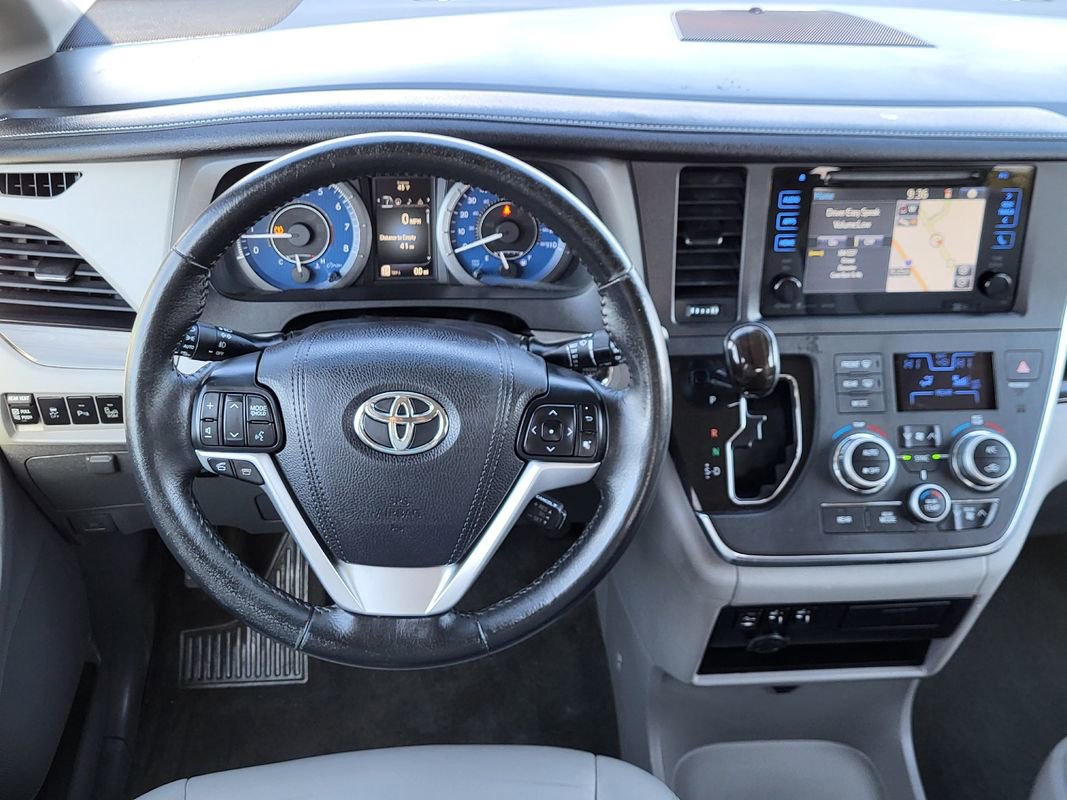 Used 2017 Toyota Sienna XLE w/ XLE Navigation Package AWD/4WD image 31